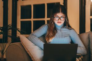 Zwiększanie zaangażowania użytkowników: Rola interaktywnych elementów na stronie